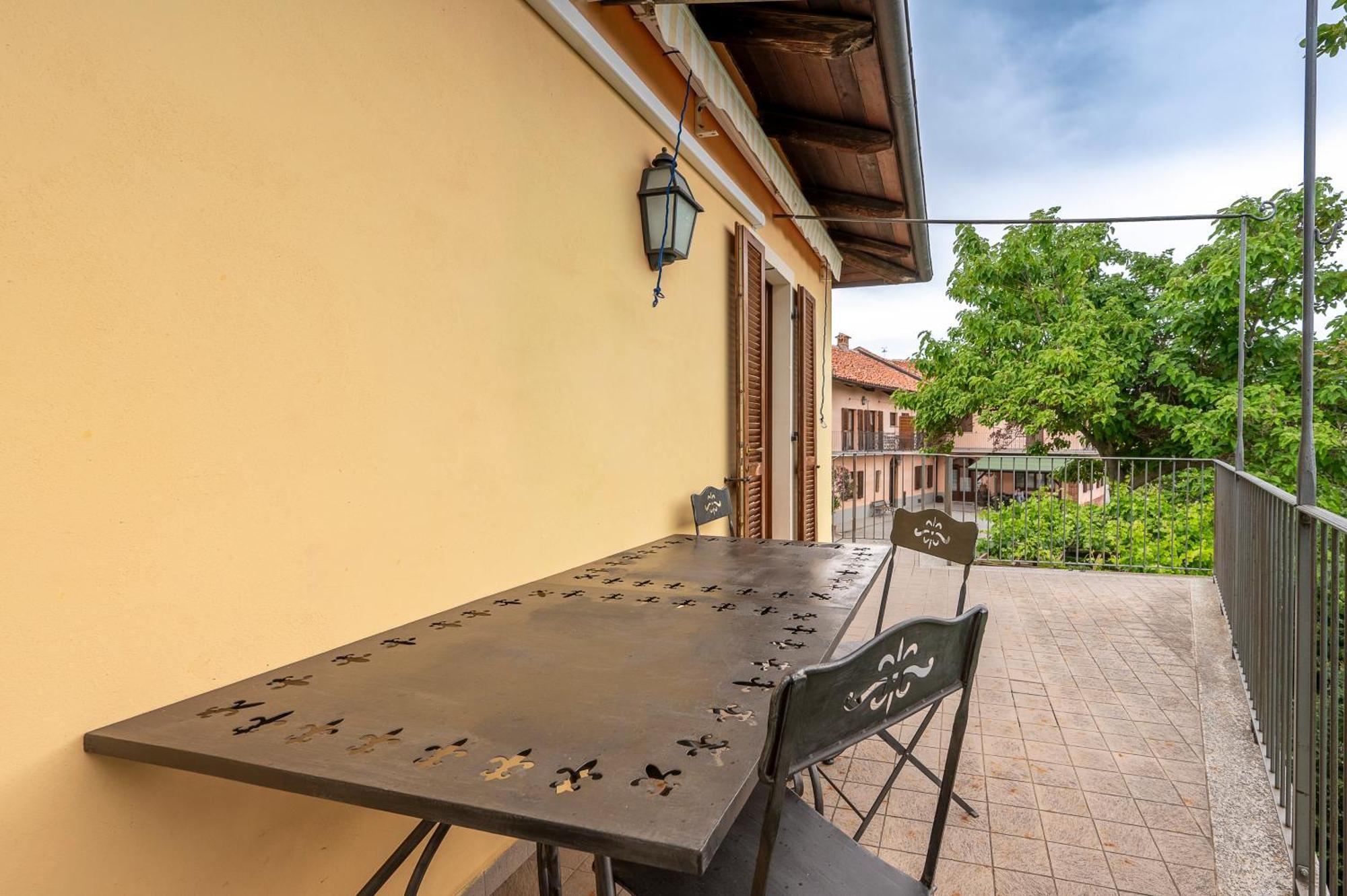 Agriturismo Cantine Bevione - Family Apartments Farigliano Extérieur photo