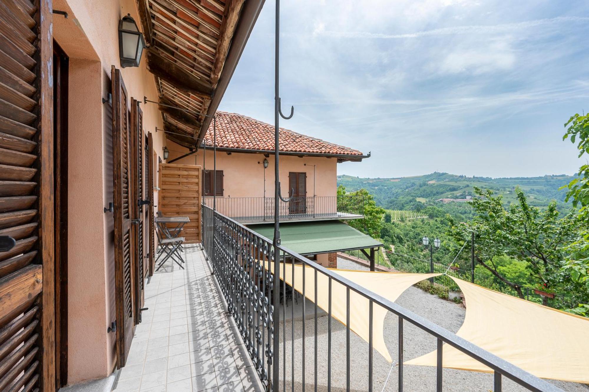 Agriturismo Cantine Bevione - Family Apartments Farigliano Extérieur photo